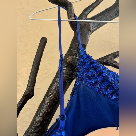 CITY VIBES PROM DRESS - Picture 10 of 12